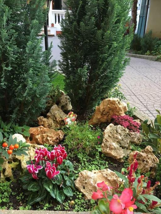 At Home 128 : Little Garden In The City Turim Exterior foto